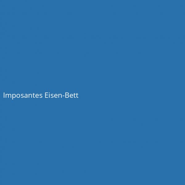 Imposantes Eisen-Bett